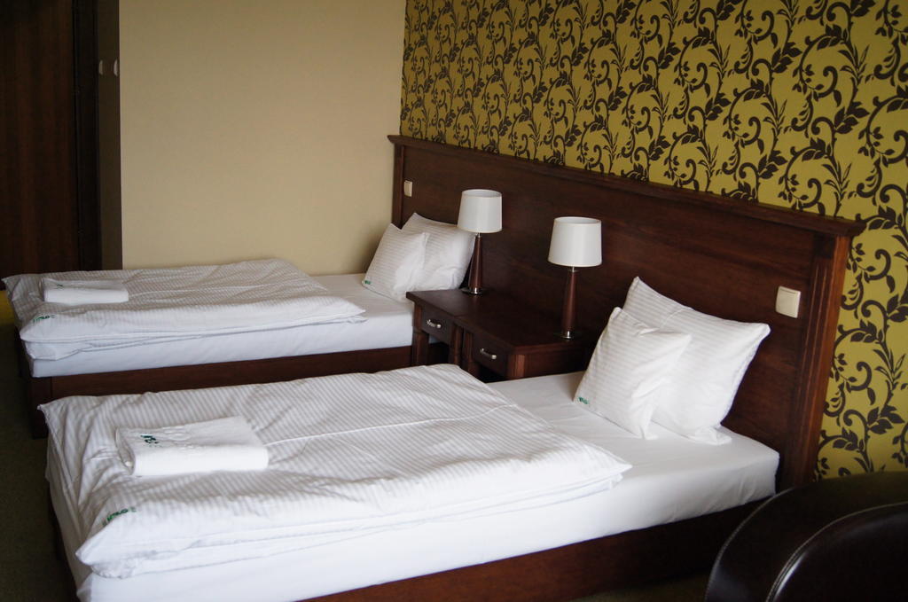 Hotel Neo Międzyrzecz Quarto foto