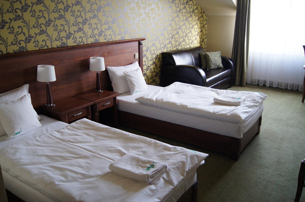 Hotel Neo Międzyrzecz Quarto foto