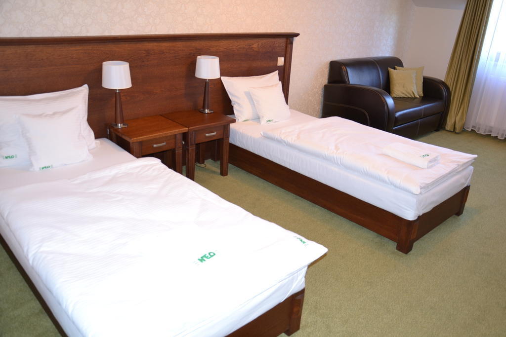 Hotel Neo Międzyrzecz Quarto foto