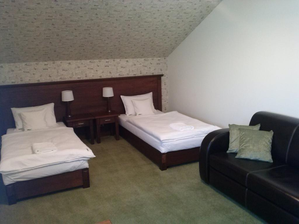 Hotel Neo Międzyrzecz Quarto foto