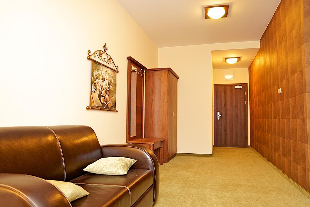 Hotel Neo Międzyrzecz Quarto foto