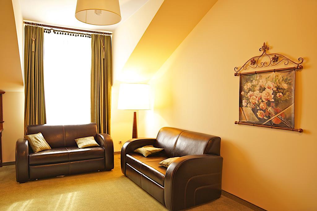 Hotel Neo Międzyrzecz Quarto foto