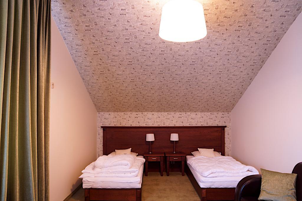 Hotel Neo Międzyrzecz Quarto foto
